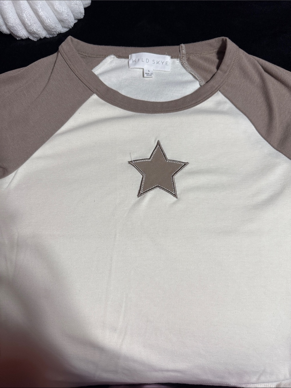 Wild Sky Women's Cream & Taupe Star Raglan Tee